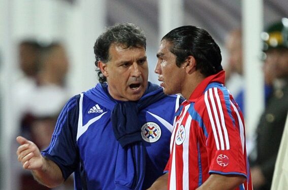 ¿Quiénes son los 10 mejores goleadores de Paraguay de todos los tiempos?